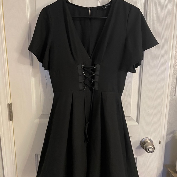 Dress - Picture 1 of 2